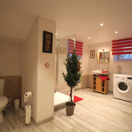 Confort Et Calme A 住宿加早餐酒店 3*